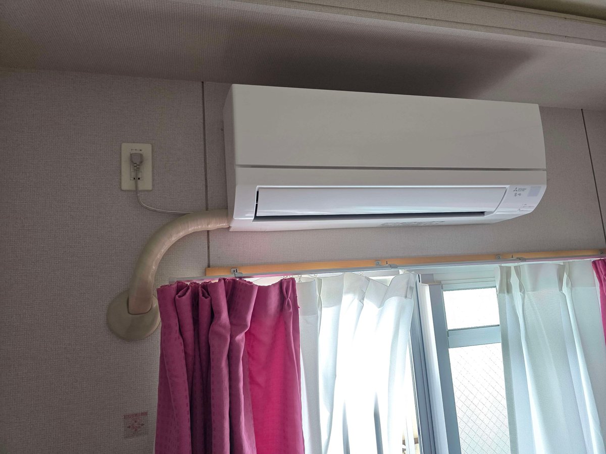 三菱電機・配管化粧仕上げ